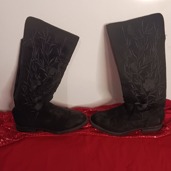 Black Suede Reaction Boots by Kenneth Cole - Picture 1 of 11